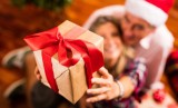 Pesquisa aponta que 54% dos consumidores devem presentear algum no Natal